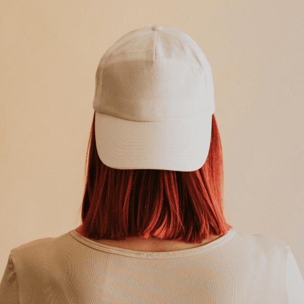 Casquette blanche personnalisable – Ajoutez votre logo ou design ! – Image 3